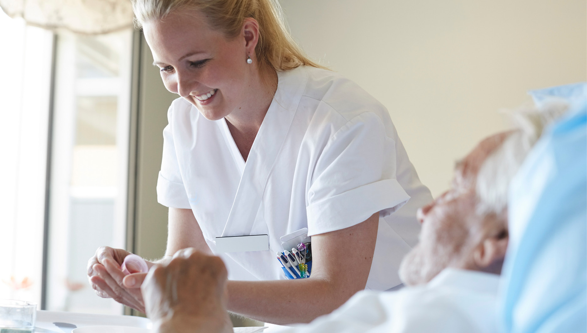 Refinamiento isla America Excelsior University - Por qué las enfermeras visten de blanco y la  evolución de los uniformes de enfermería